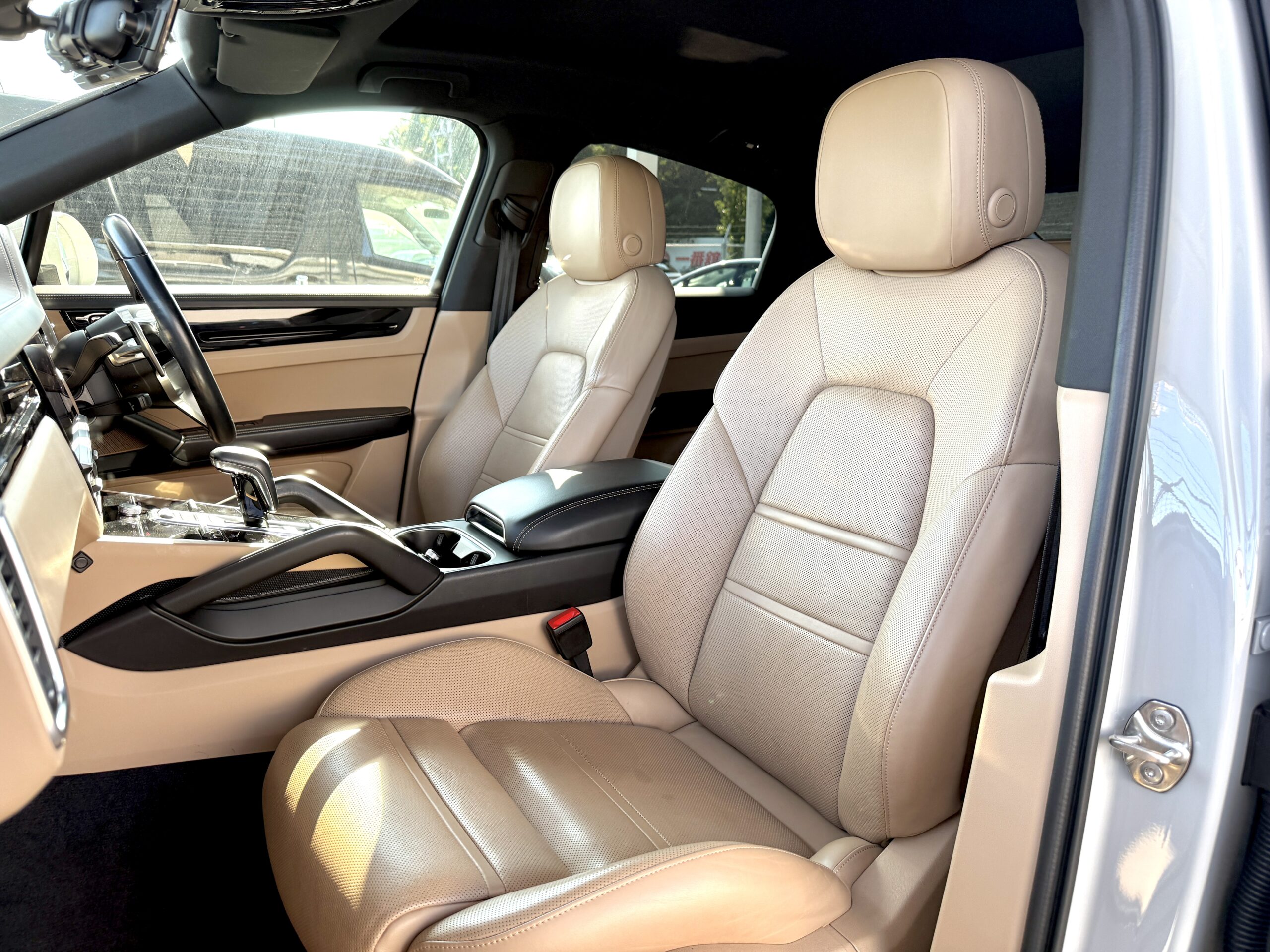 カイエンクーペ EハイブリッドTip-S 4WDの車両写真