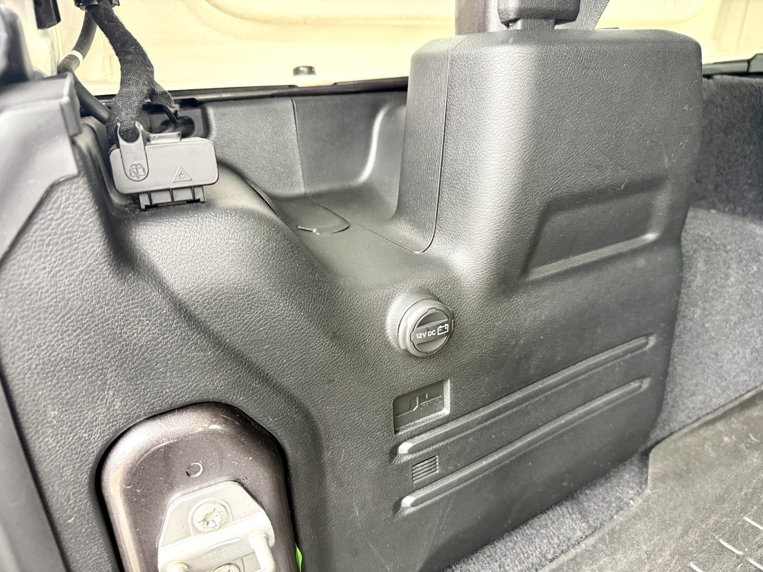 アンリミテッド サハラ2.0L 4WDの車両写真