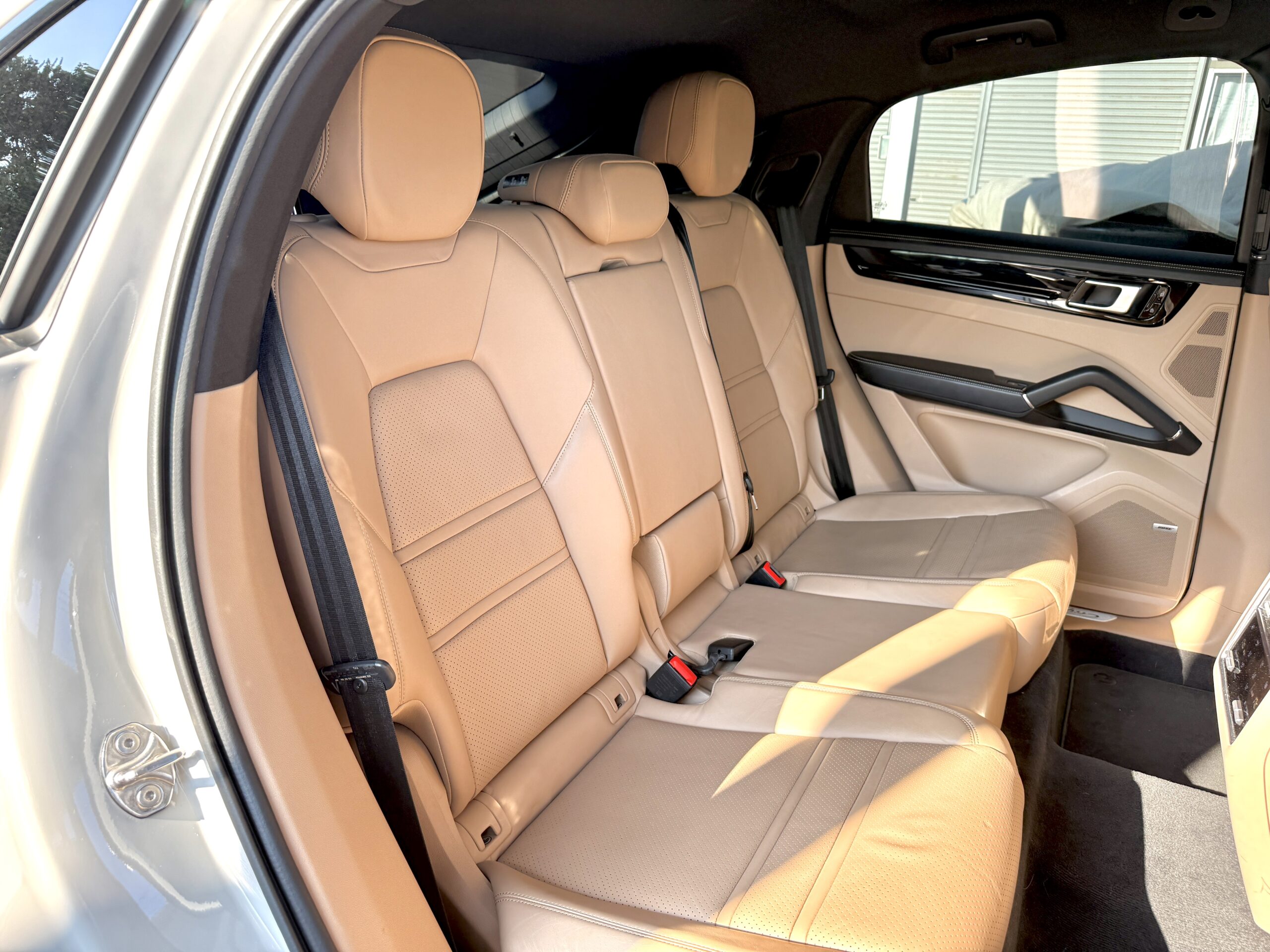 カイエンクーペ EハイブリッドTip-S 4WDの車両写真