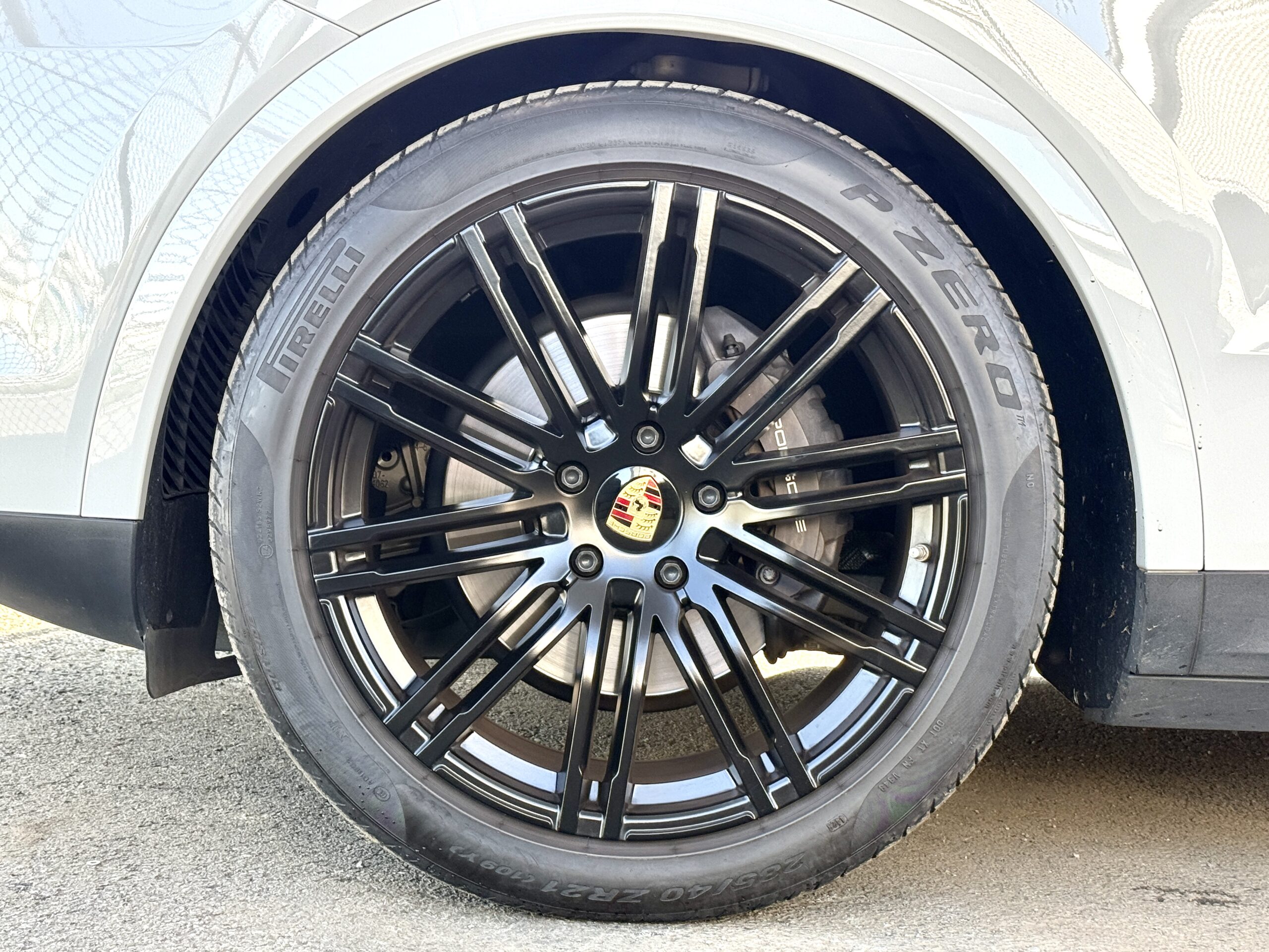 カイエンクーペ EハイブリッドTip-S 4WDの車両写真
