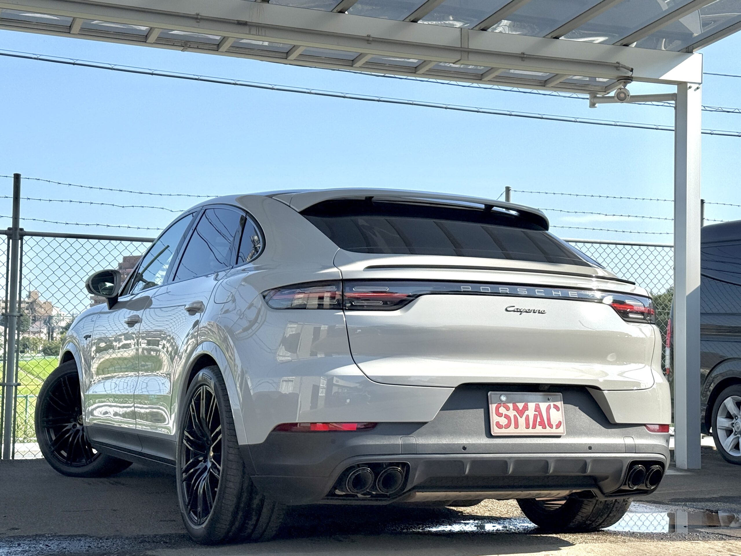 カイエンクーペ EハイブリッドTip-S 4WDの車両写真