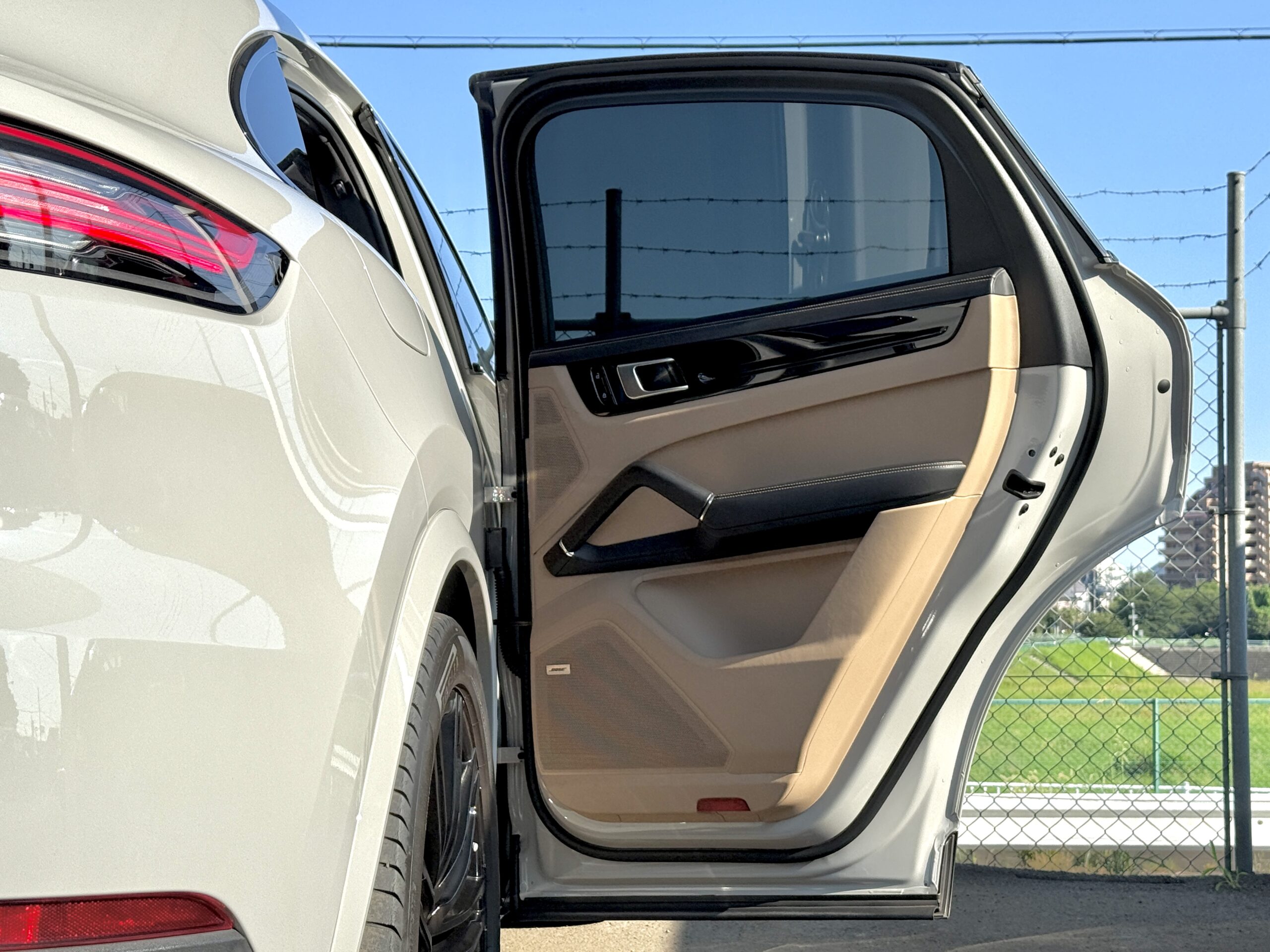 カイエンクーペ EハイブリッドTip-S 4WDの車両写真