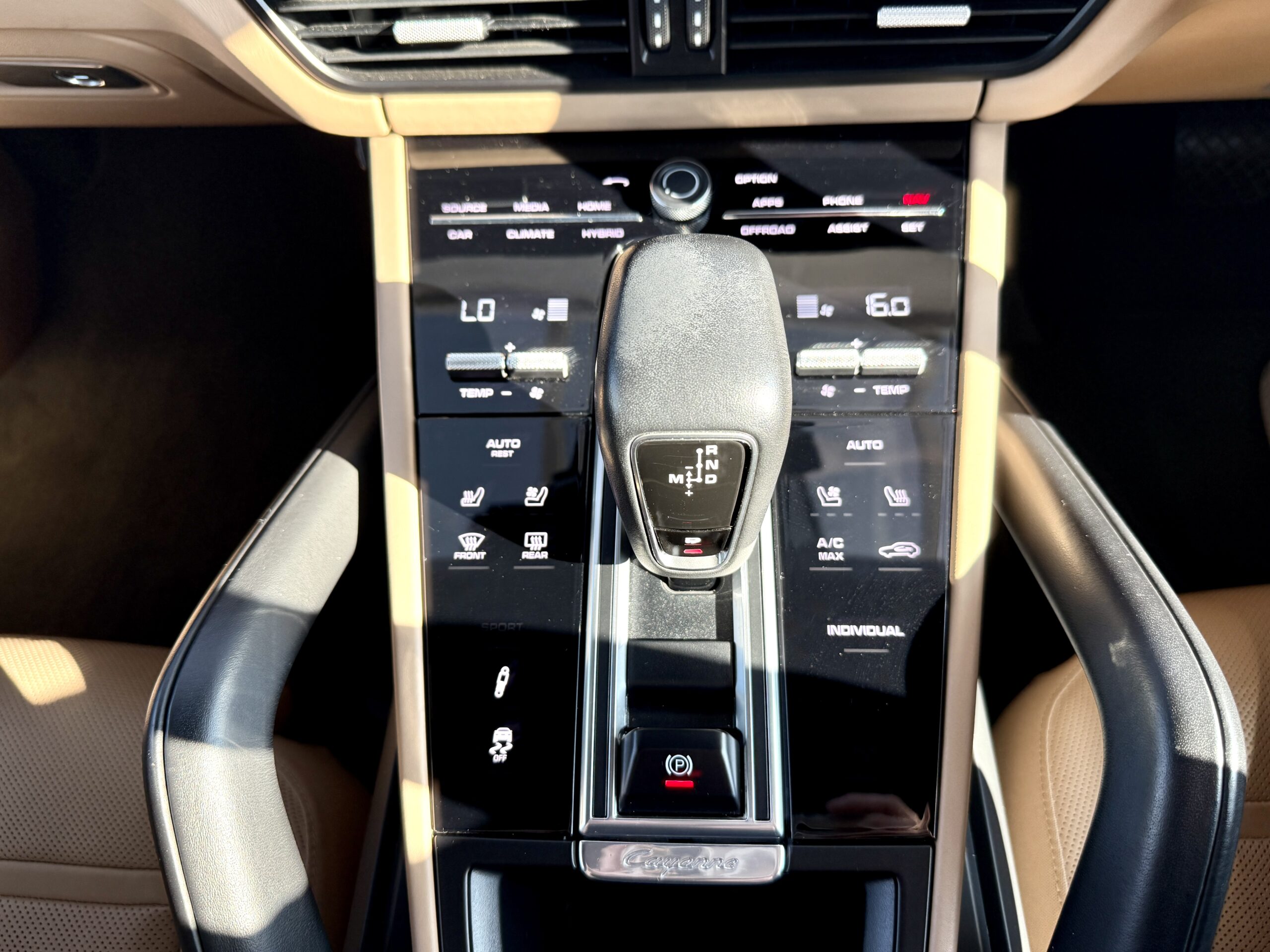 カイエンクーペ EハイブリッドTip-S 4WDの車両写真