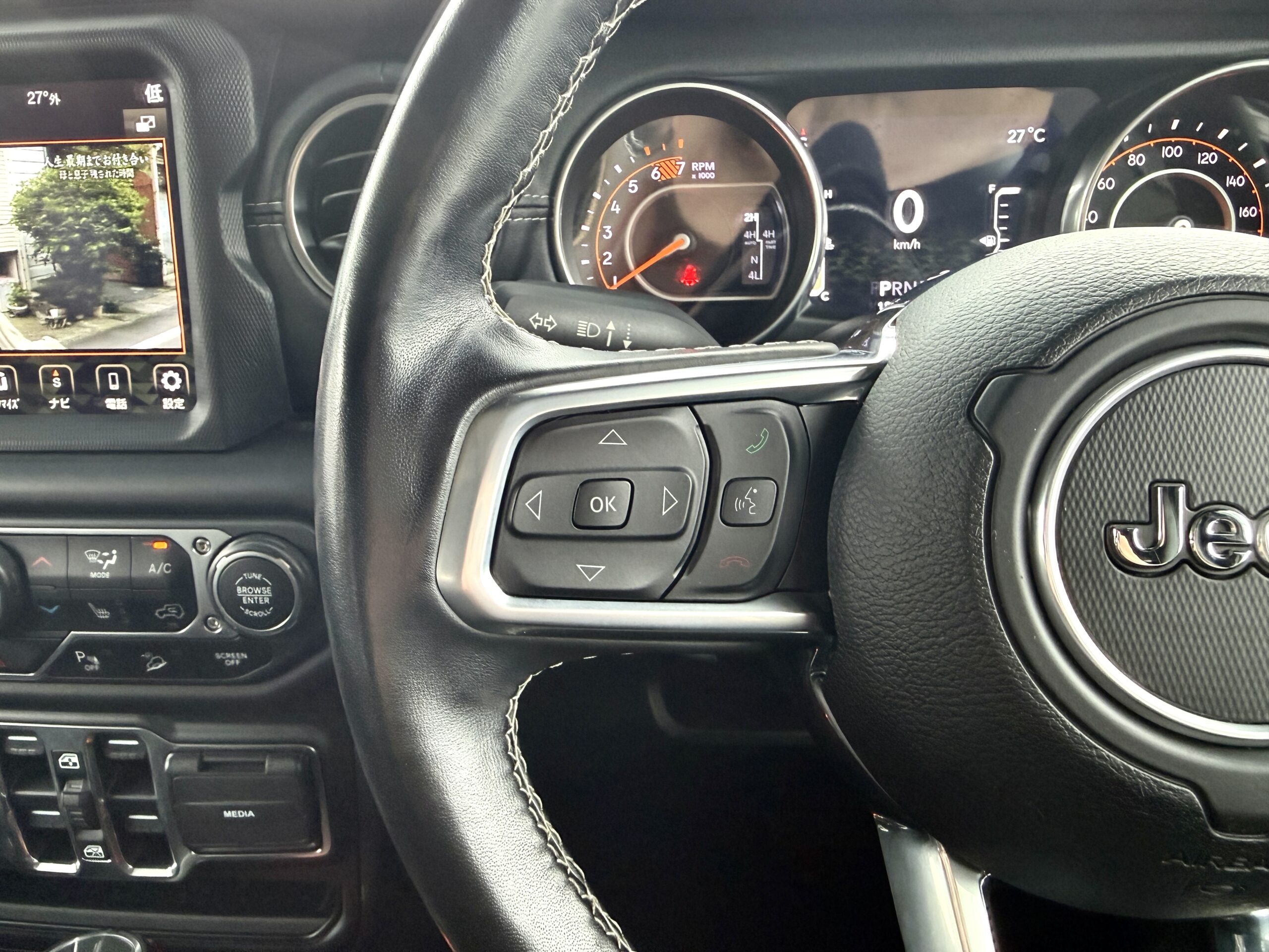 アンリミテッド サハラ2.0L 4WDの車両写真