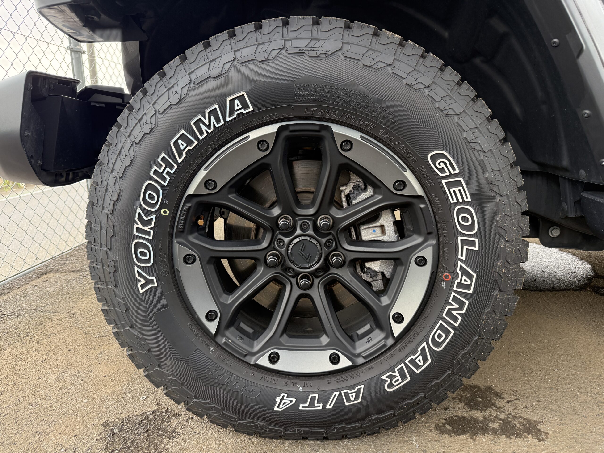 アンリミテッド サハラ2.0L 4WDの車両写真