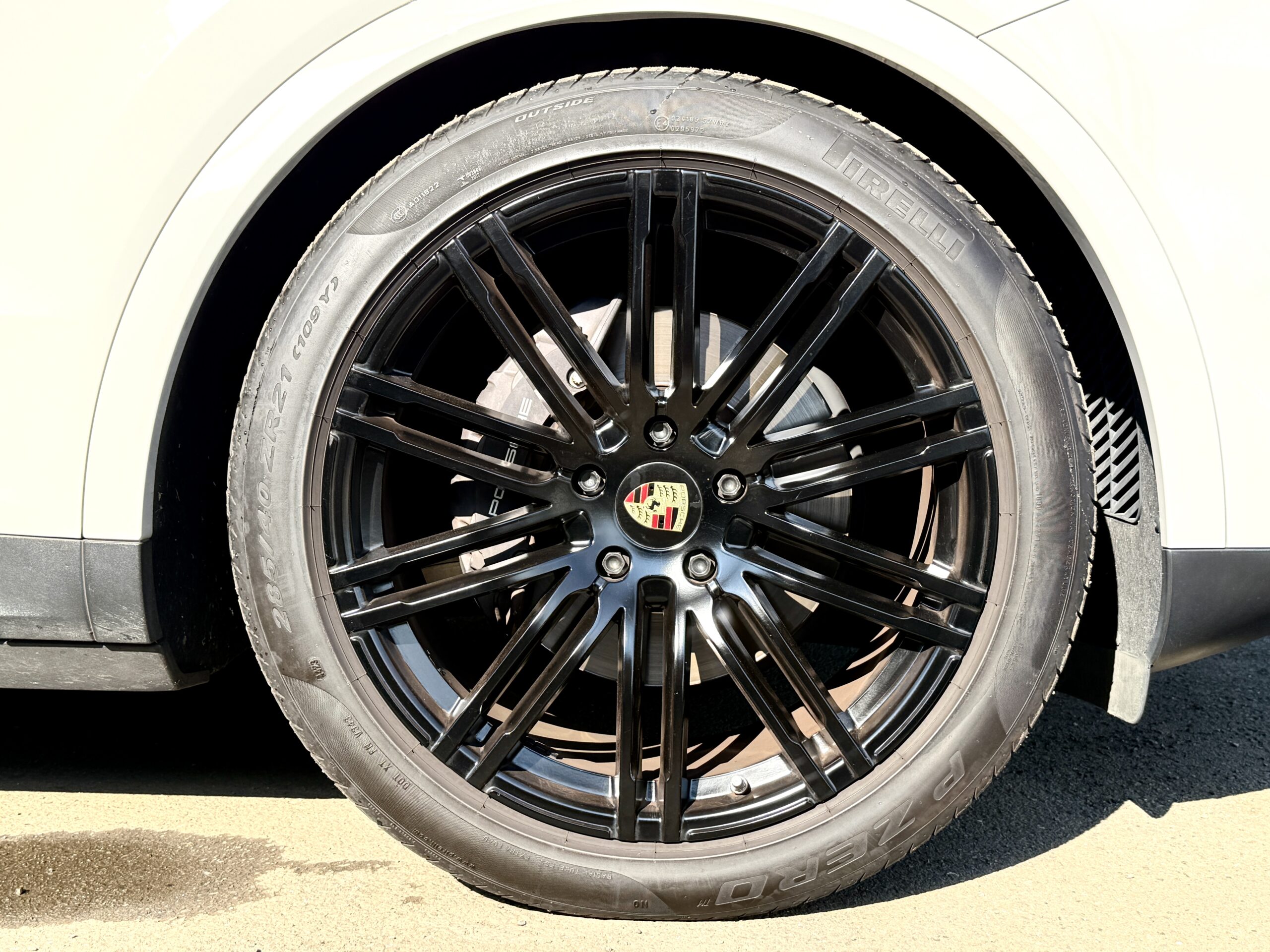 カイエンクーペ EハイブリッドTip-S 4WDの車両写真