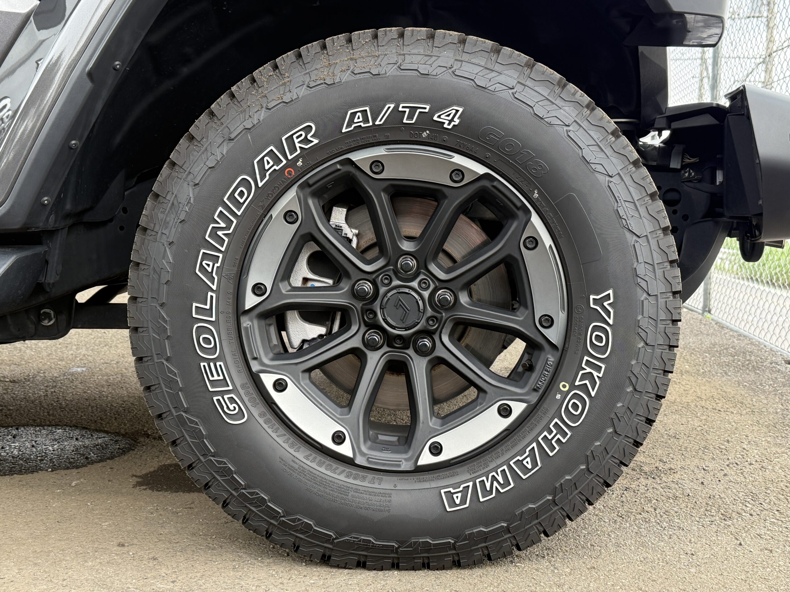 アンリミテッド サハラ2.0L 4WDの車両写真