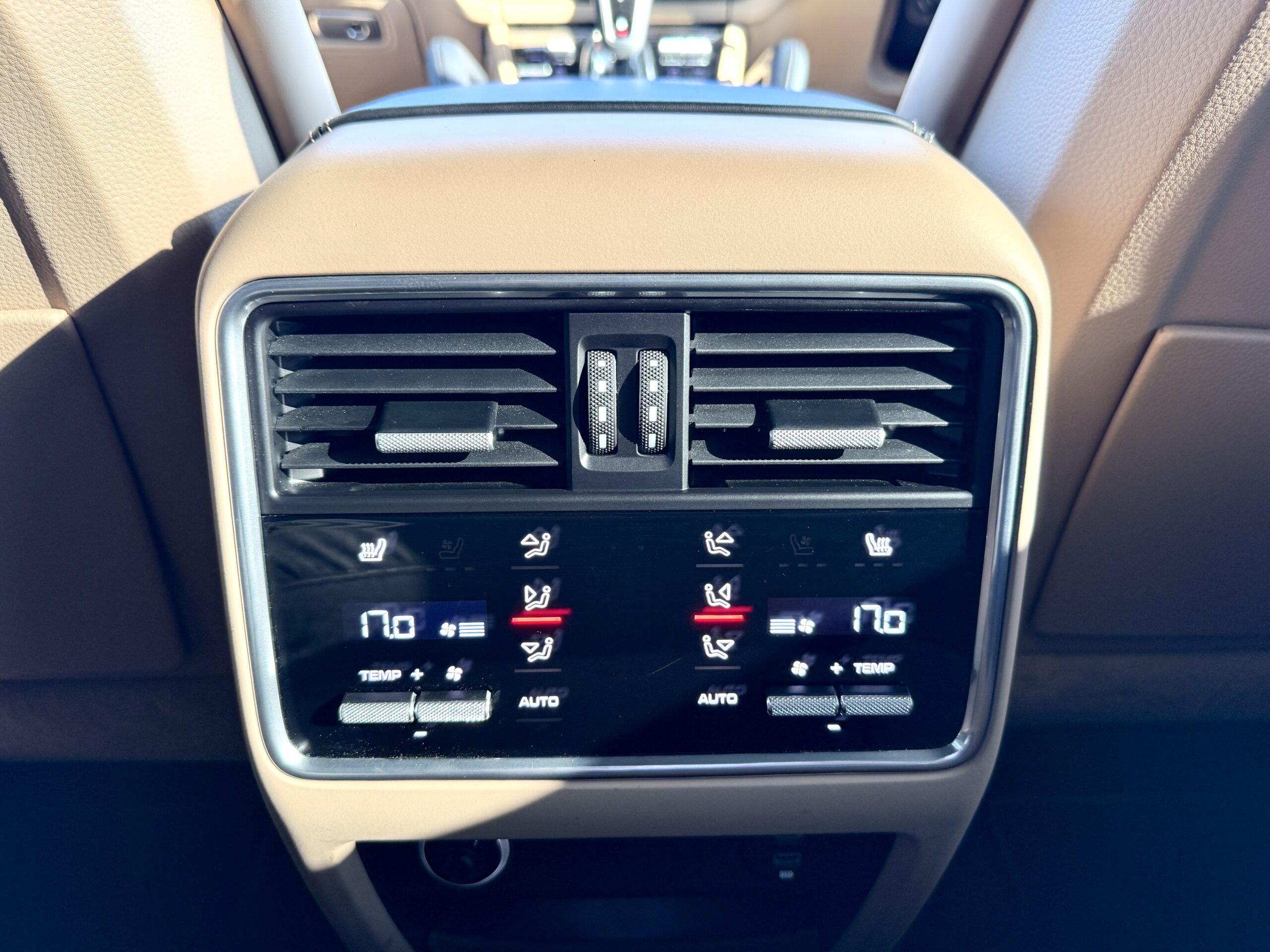 カイエンクーペ EハイブリッドTip-S 4WDの車両写真