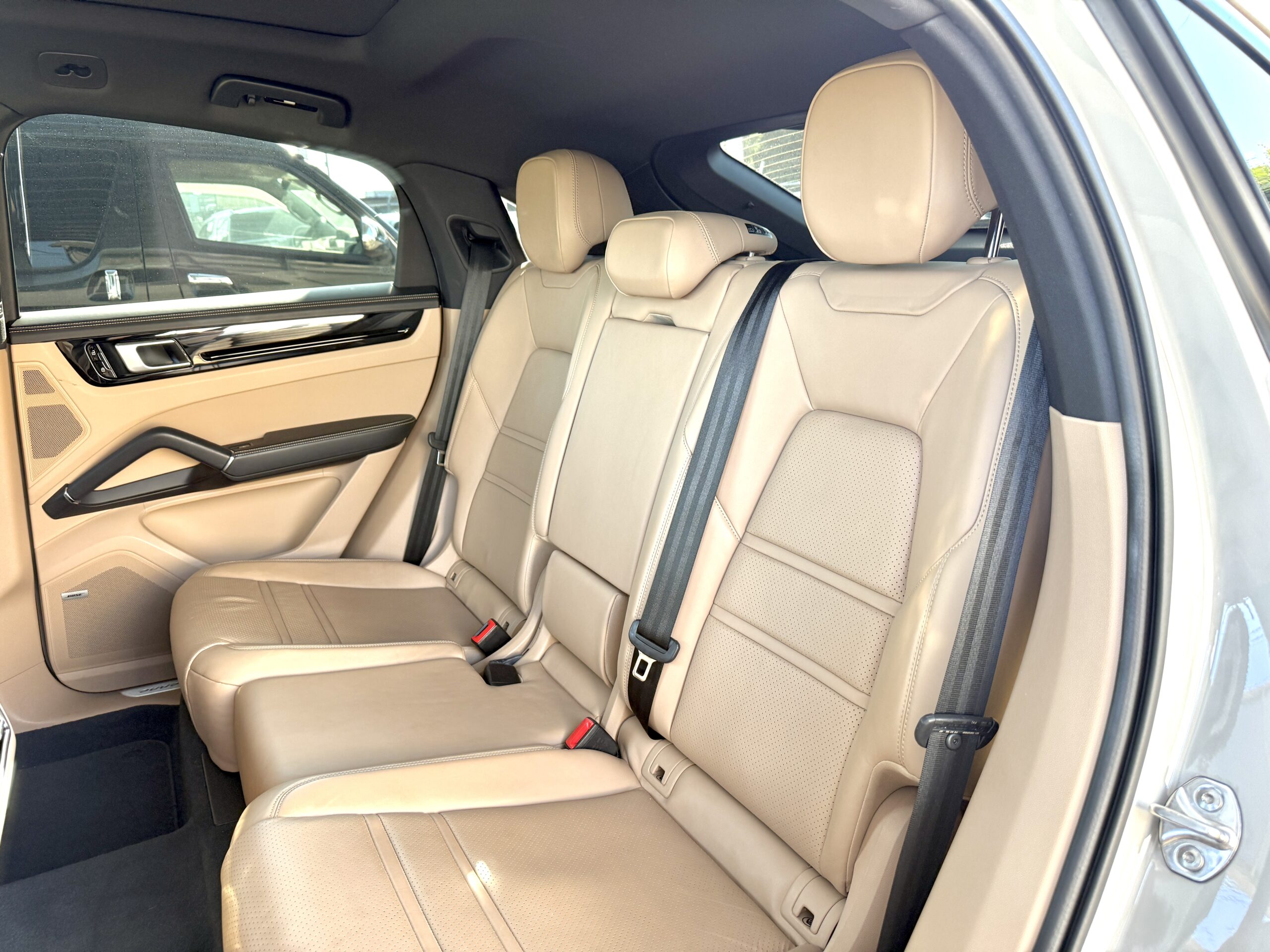 カイエンクーペ EハイブリッドTip-S 4WDの車両写真