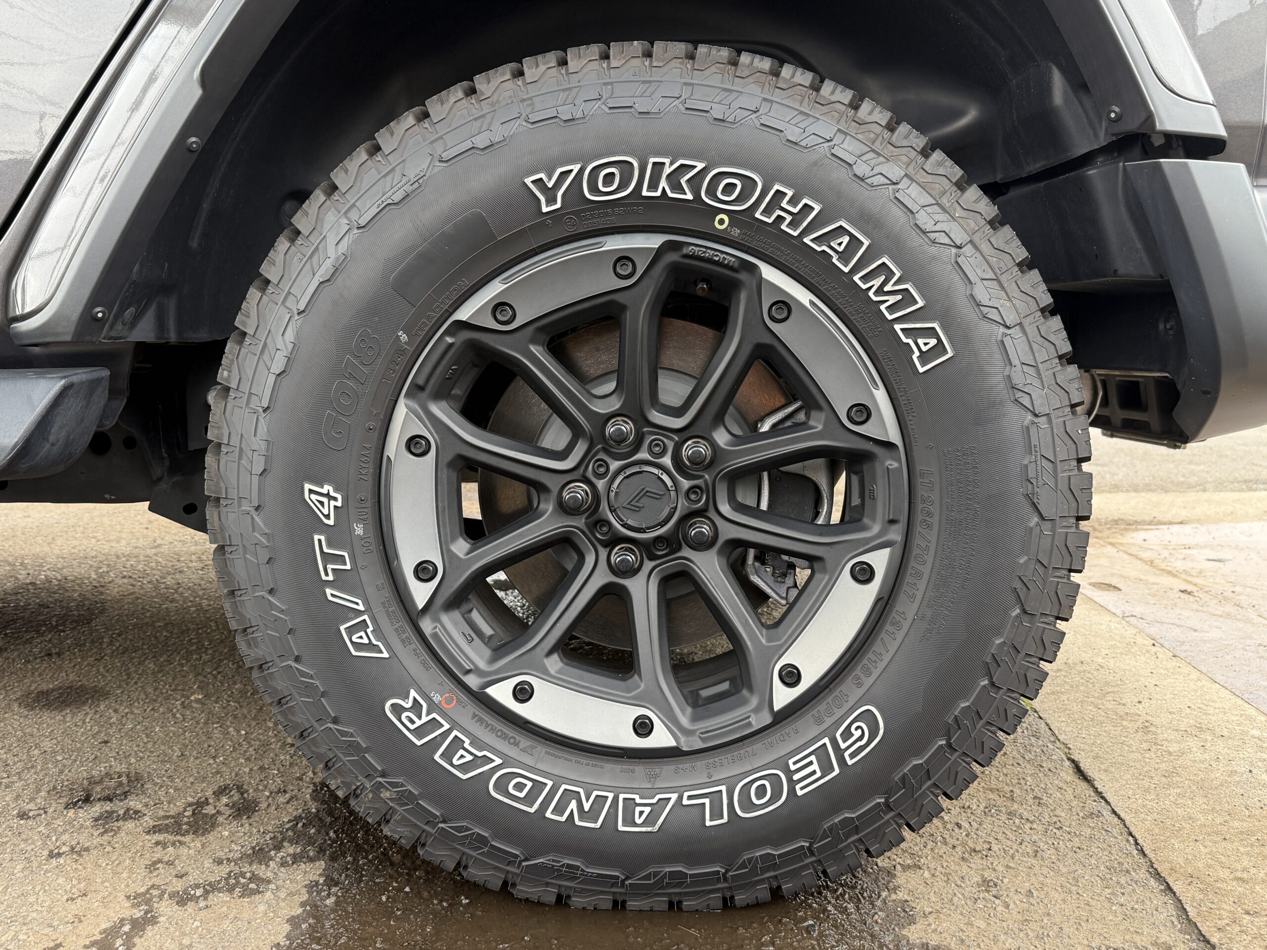 アンリミテッド サハラ2.0L 4WDの車両写真