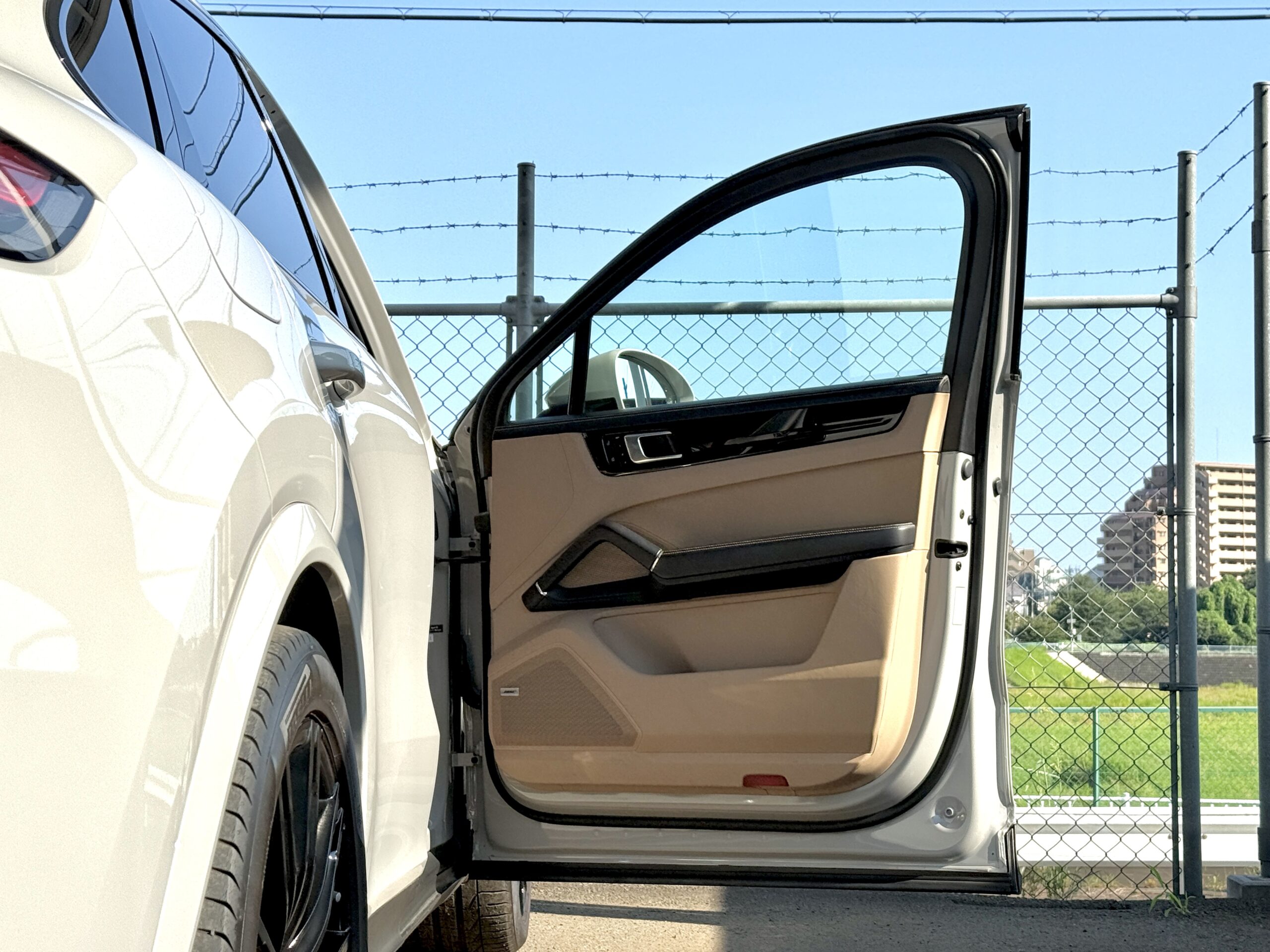 カイエンクーペ EハイブリッドTip-S 4WDの車両写真