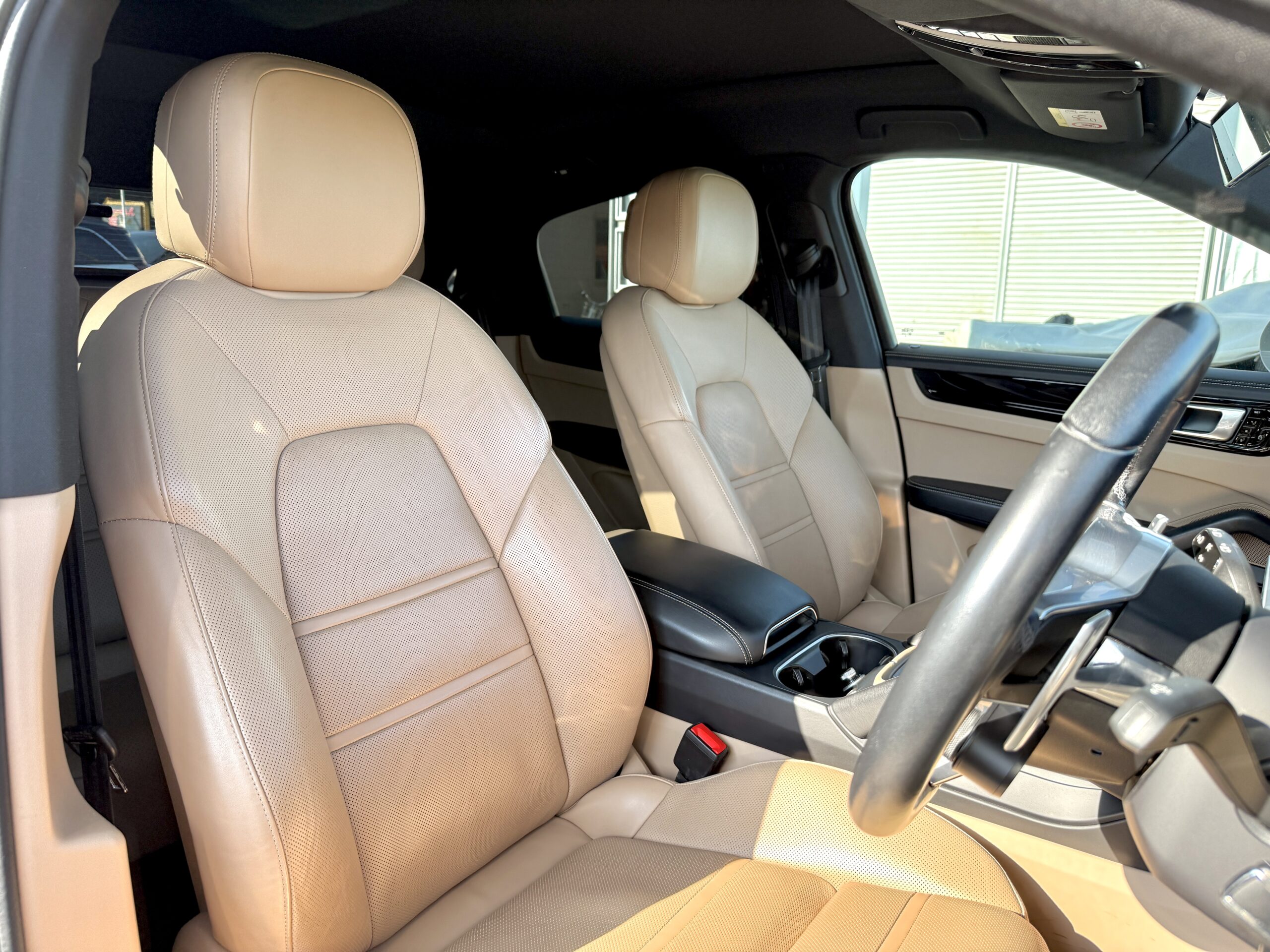 カイエンクーペ EハイブリッドTip-S 4WDの車両写真