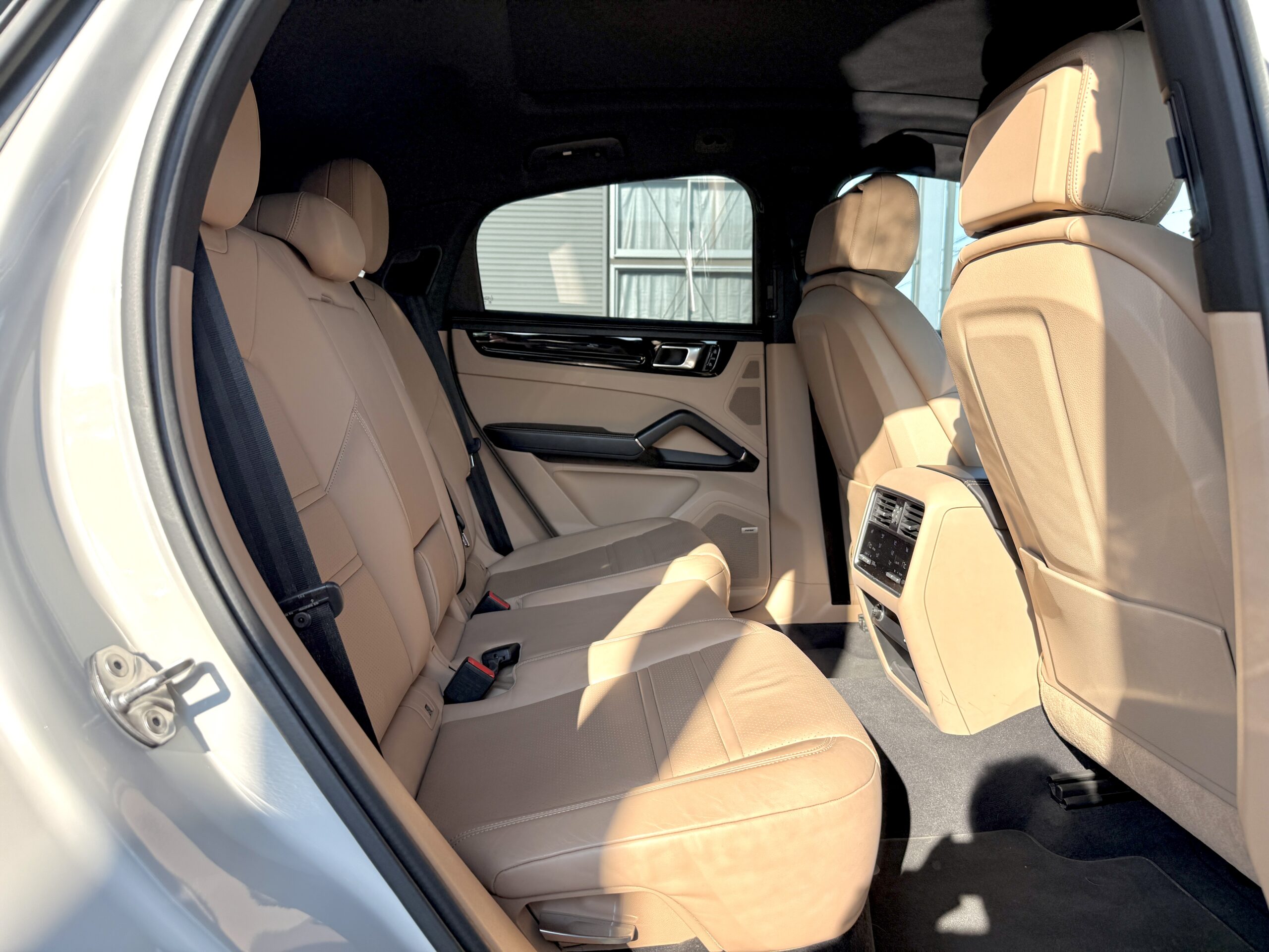 カイエンクーペ EハイブリッドTip-S 4WDの車両写真